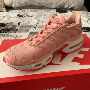 Coral air max plus
